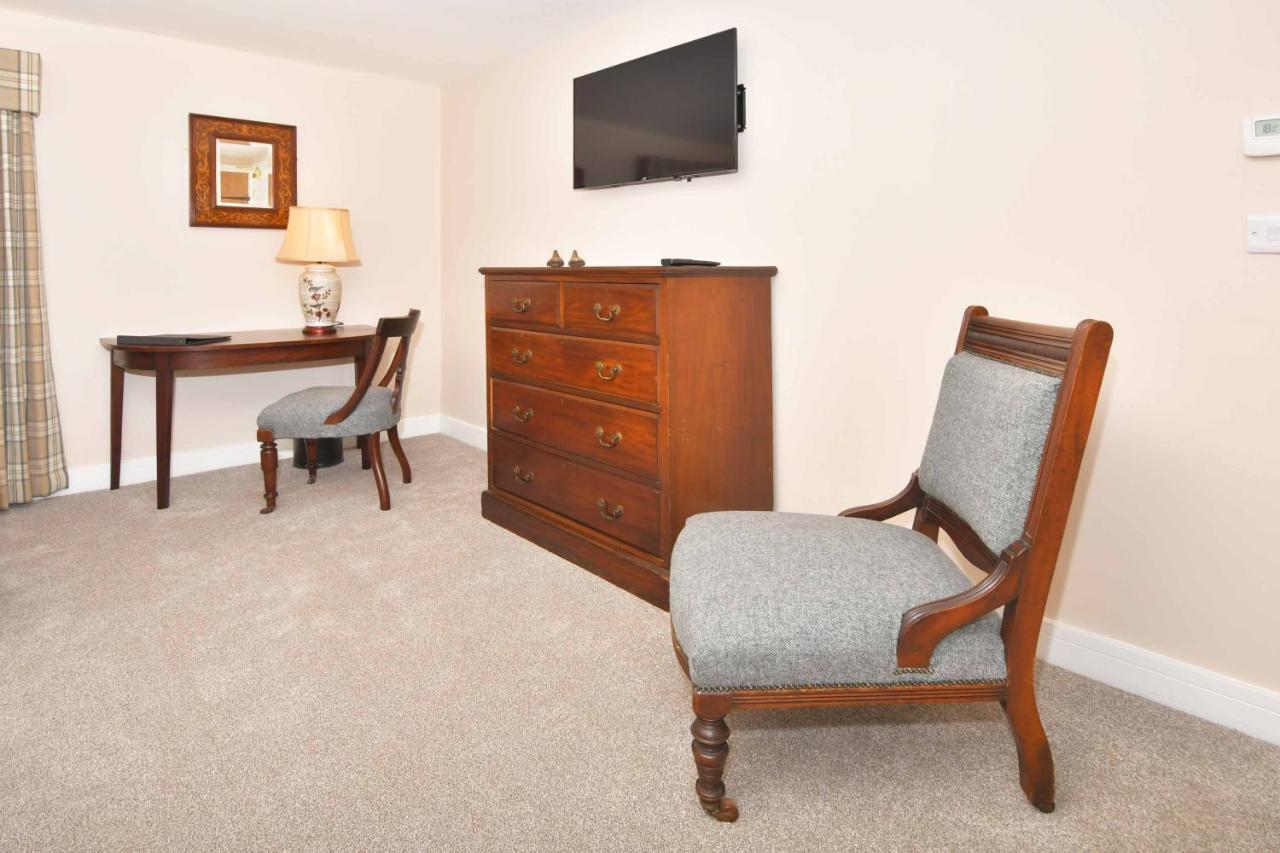 The Royal Oak Hotel Biddulph  Bagian luar foto